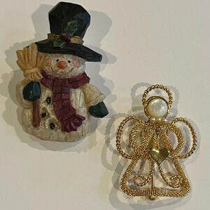 Holiday pins - set of 2 pins Angel and snowman - excellent condition